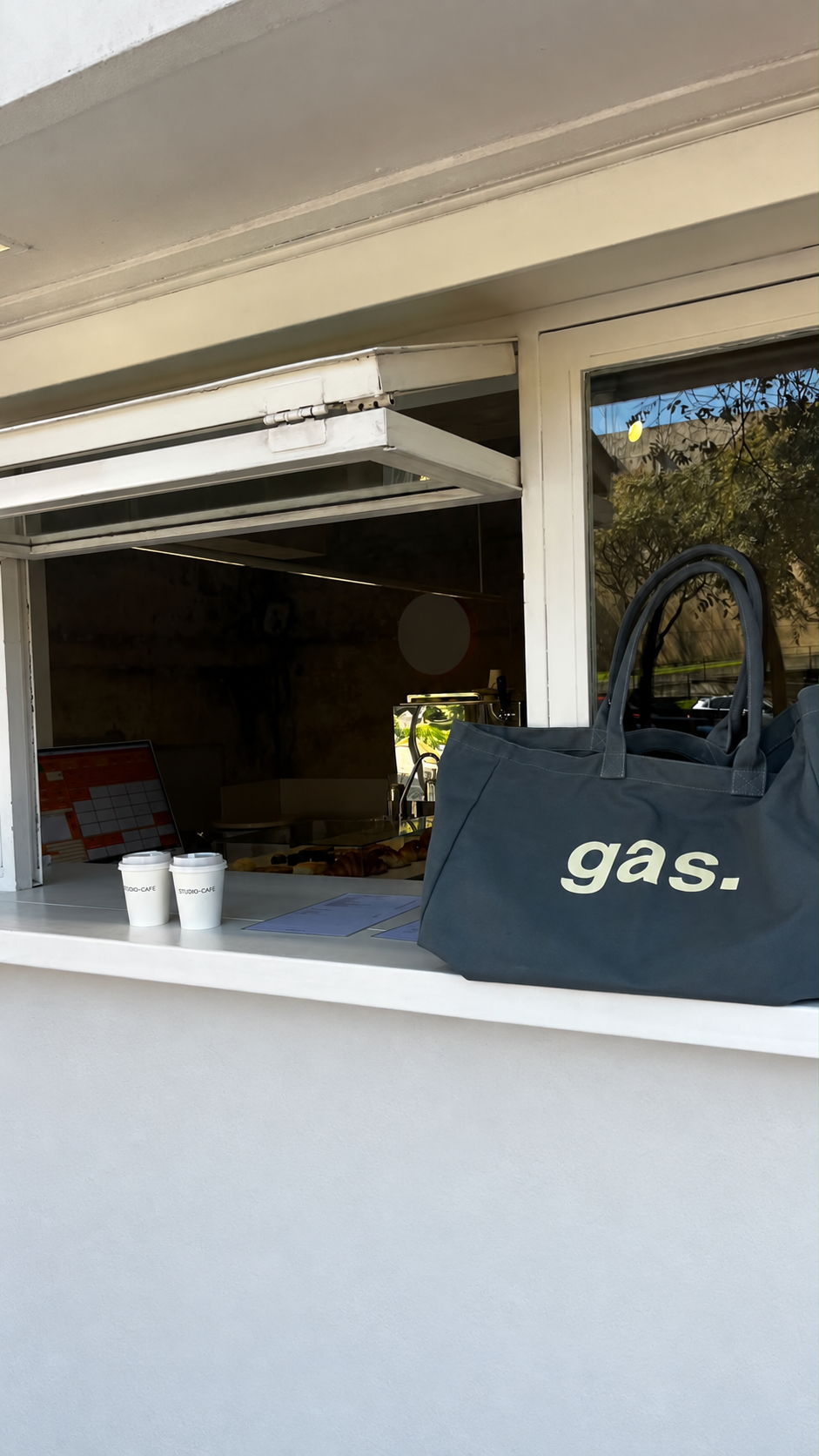 gas tote.